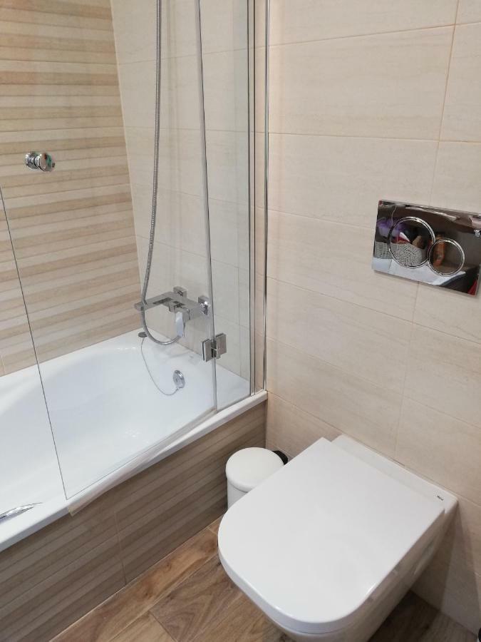 Benalbeach Jr Suite Málaga Eksteriør billede